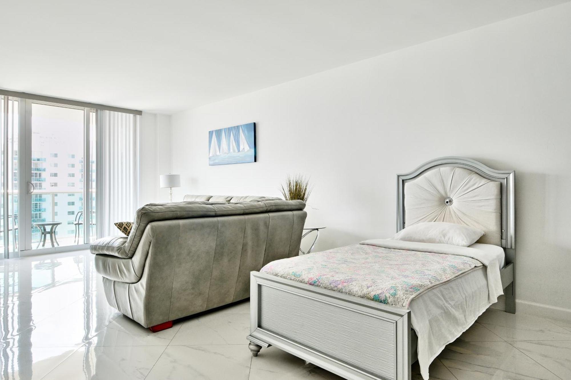 Miami Beach Collins Ave Apartments Free Parking Sunny Isles Beach Rum bild